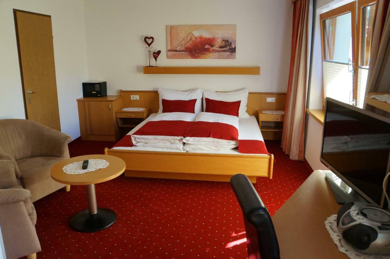 Gaestehaus Almrausch, Ferienanlage Mit Pool Nassereith Exterior foto