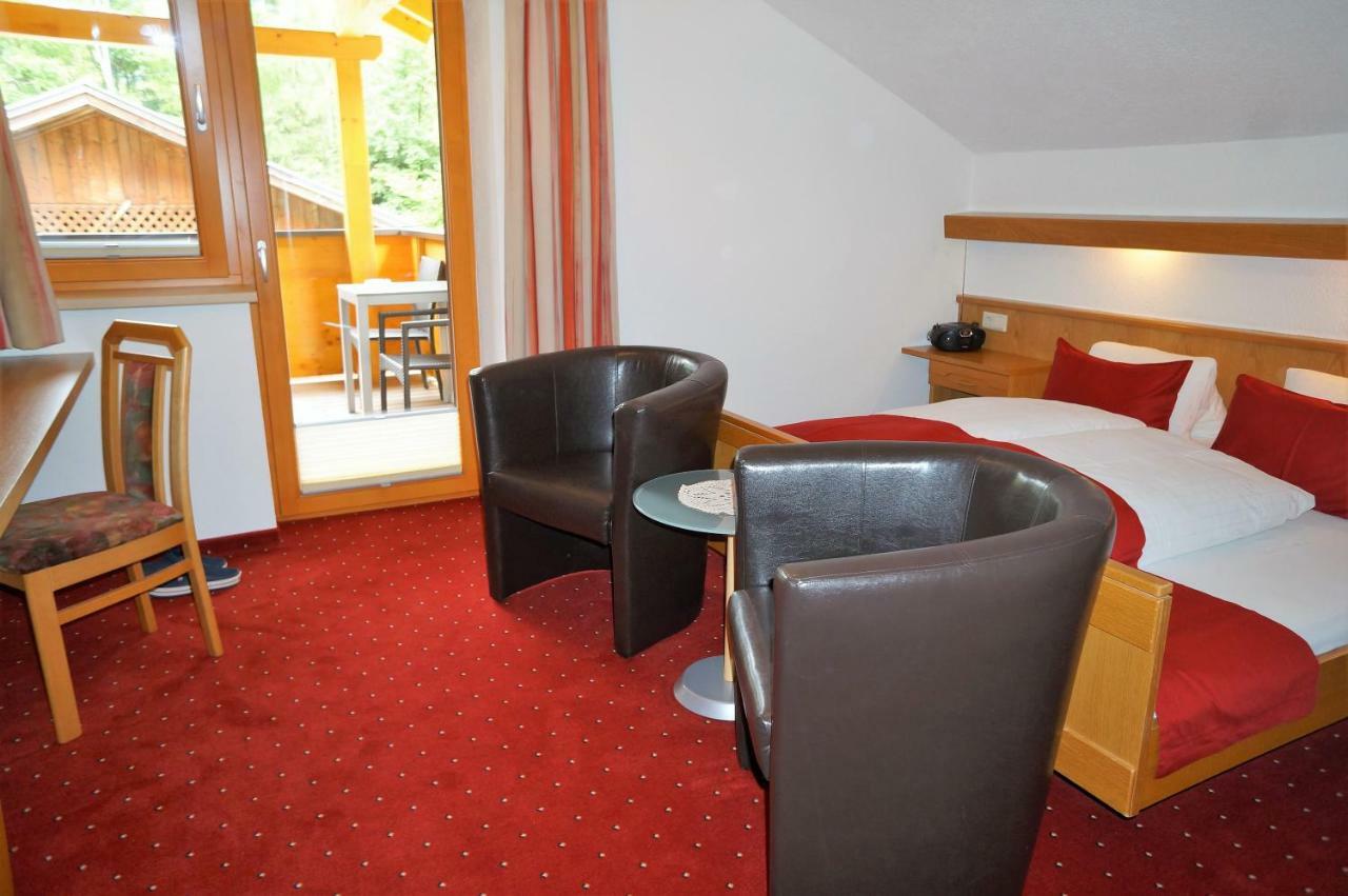 Gaestehaus Almrausch, Ferienanlage Mit Pool Nassereith Exterior foto