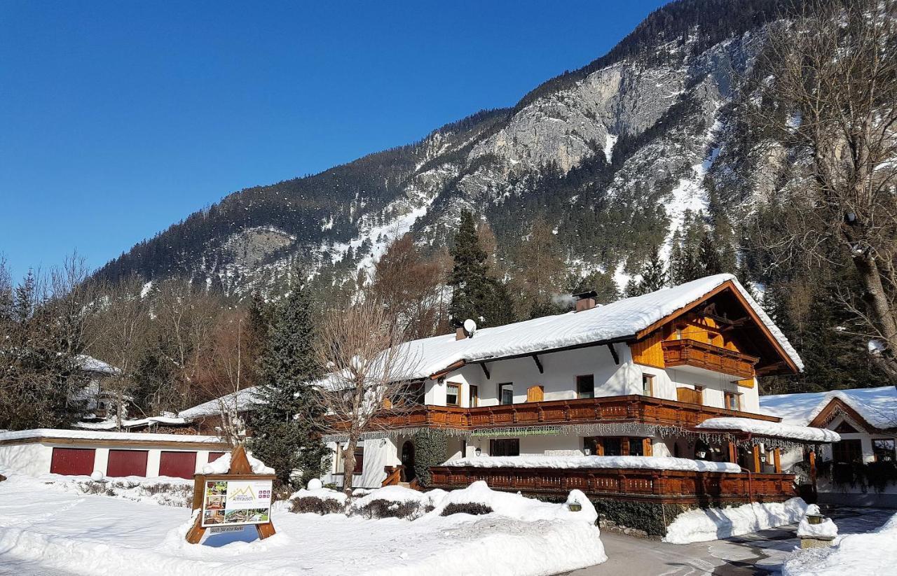 Gaestehaus Almrausch, Ferienanlage Mit Pool Nassereith Exterior foto