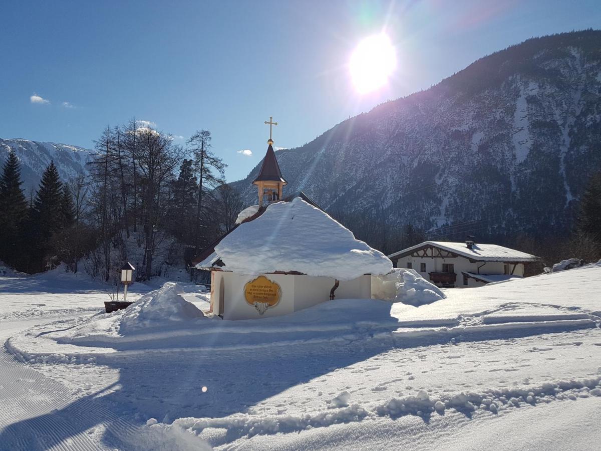 Gaestehaus Almrausch, Ferienanlage Mit Pool Nassereith Exterior foto